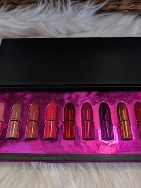 Luxury Multi-Shade Lipstick Set — Pink Collection